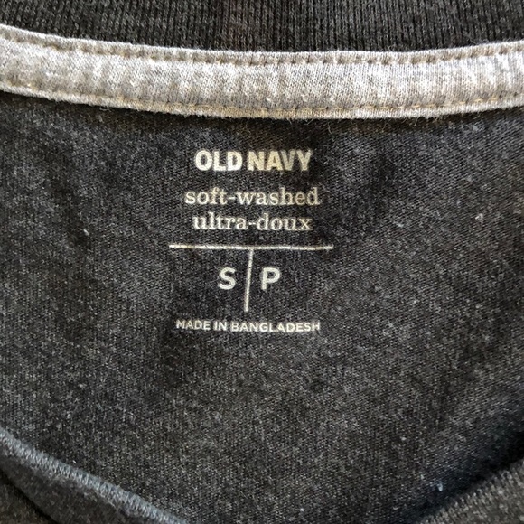 Old Navy gray men’s v neck T-shirt - Picture 2 of 3